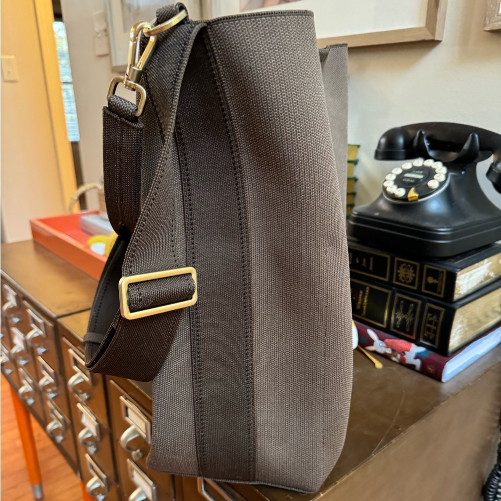 Like New Rothy’s Rich Cocoa Bucket Bag